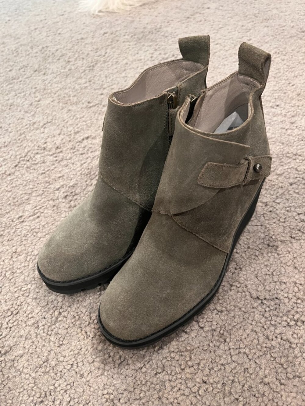 EILEEN FISHERTINKER WEDGE ANKLE BOOTS BOOTIES in DARK MOSS GREEN SUEDE - EUC 7.5